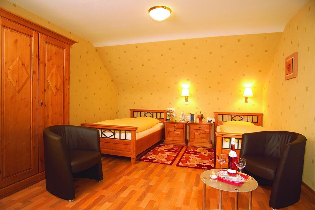 Hotel Maurer Saarwellingen Екстериор снимка
