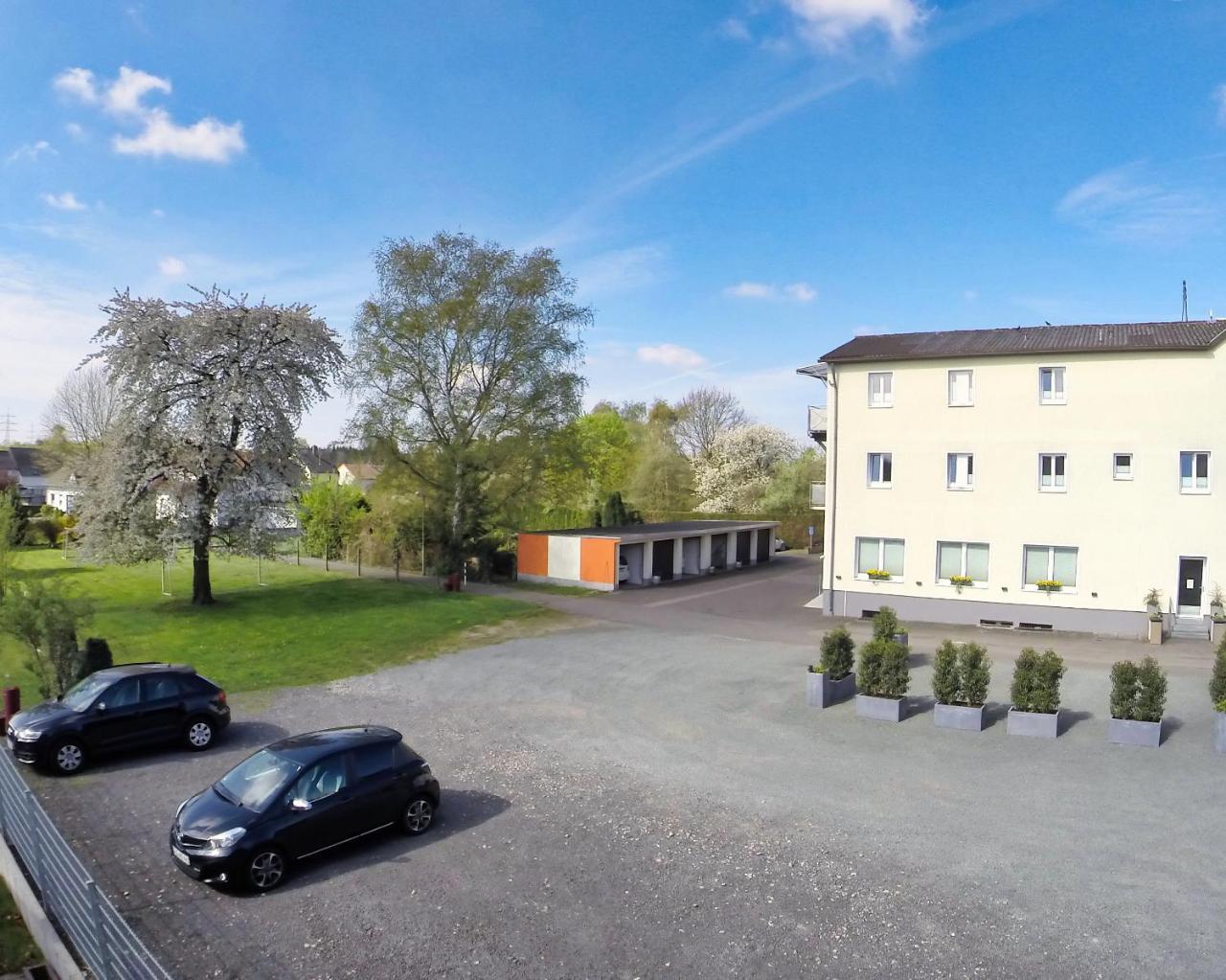 Hotel Maurer Saarwellingen Екстериор снимка
